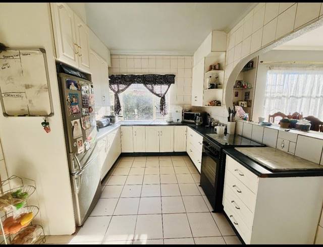 4 BEDROOM HOUSE FOR SALE IN SUIDEROORD